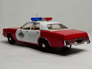 DODGE MONACO "POLICE" 1977 GREENLIGHT 1:18 — фото 5
