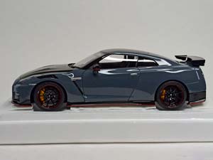 NISSAN GTR (R35) NISMO 2022 GREY 1:18 AUTOART — фото 3