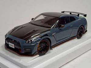 NISSAN GTR (R35) NISMO 2022 GREY 1:18 AUTOART — фото 1