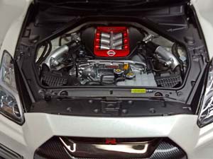 NISSAN GTR (R35) NISMO 2022 WHITE 1:18 AUTOART — фото 3
