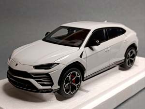 LAMBORGHINI URUS WHITE 1:18 AUTOART