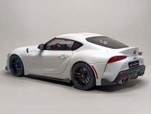 TOYOTA GR SUPRA WHITE 1:18 SOLIDO — фото 4