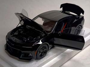 CHEVROLET CAMARO ZL1 2017 BLACK 1:18 AUTOART — фото 2