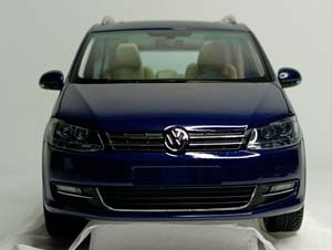 VW VOLKSWAGEN SHARAN 2010 MINICHAMPS 1:18 LIMITED — фото 6