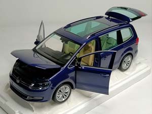 VW VOLKSWAGEN SHARAN 2010 MINICHAMPS 1:18 LIMITED — фото 2