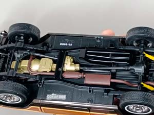 JEEP WAGONEER 1989 DD MODELS 1:18 — фото 9