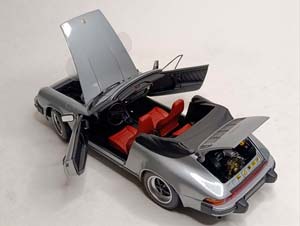 PORSCHE 911 CARRERA 3.2 CABRIO 1983 1:18 — фото 3