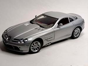 MERCEDES SLR MCLAREN (C199) 1:12 MOTORMAX