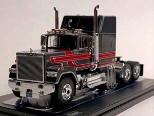 MACK SUPERLINER MAGNUM 1985 IXO 1:43