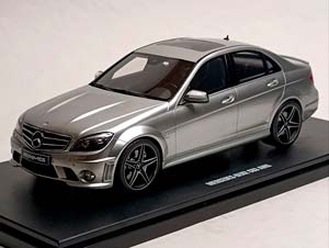 MERCEDES C63 AMG (W204) 1:18 GT SPIRIT