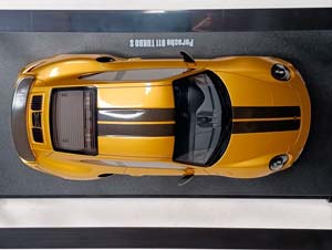 PORSCHE 911 TURBO S 1:18 GT SPIRIT — фото 8