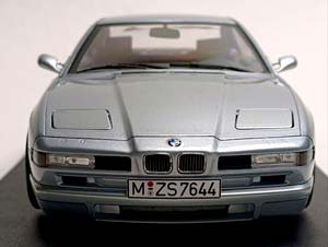 BMW 850 CSI (E31) SOLIDO 1:18 — фото 3