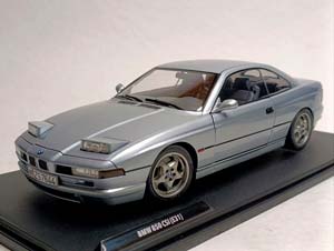 BMW 850 CSI (E31) SOLIDO 1:18