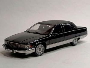 CADILLAC FLEETWOOD BLACK 1:18 XIAOGUANG MODELS