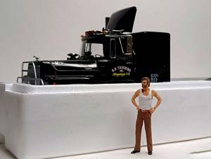 MACK RL 700L RUBBER DUCK 1974 ROAD KINGS 1:18