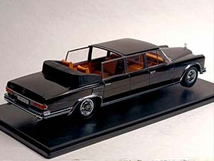 MERCEDES W100 LANDAULET BLACK 1:18 KK SCALE — фото 4