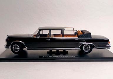 MERCEDES W100 LANDAULET BLACK 1:18 KK SCALE — фото 2