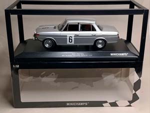 BMW 1800 TISA -1965 MINICHAMPS 1:18 — фото 9