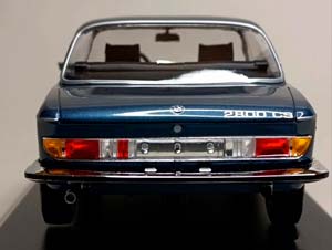 BMW 2800 CS -1968 MINICHAMPS 1:18 — фото 4