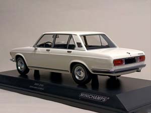 BMW 2500 -1968 MINICHAMPS 1:18 — фото 3