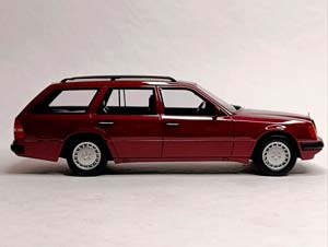 MERCEDES 300 TE S124 (W124) -1991 BOS 1:18 — фото 6