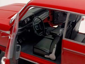 BMW 1602 - 1971 RED 1:18 SOLIDO — фото 3