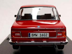 BMW 1602 - 1971 RED 1:18 SOLIDO — фото 5