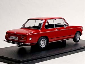 BMW 1602 - 1971 RED 1:18 SOLIDO — фото 6