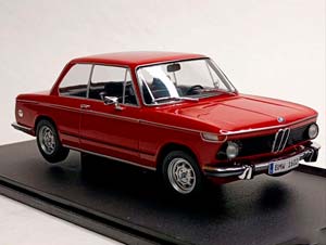 BMW 1602 - 1971 RED 1:18 SOLIDO — фото 8