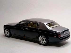 ROLLS-ROYCE PHANTOM BLACK/SILVER 1:18 KYOSHO — фото 4