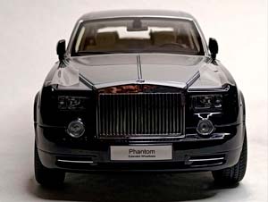 ROLLS-ROYCE PHANTOM BLACK/SILVER 1:18 KYOSHO — фото 9
