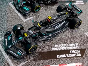 MERCEDES AMG F1 НАБОР ИЗ 4-Х МОДЕЛЕЙ (W12-W13-W14 AMG) HAMILTON + RUSSEL 1:43 BBURAGO — фото 5