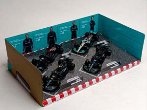 MERCEDES AMG F1 НАБОР ИЗ 4-Х МОДЕЛЕЙ (W12-W13-W14 AMG) HAMILTON + RUSSEL 1:43 BBURAGO — фото 7