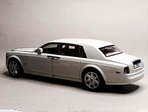 ROLLS-ROYCE PHANTOM ENGLISH WHITE 1:18 KYOSHO — фото 3