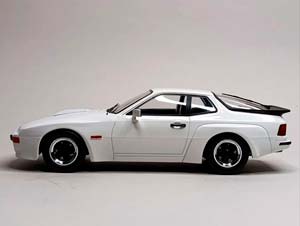 PORSCHE 924 CARRERA GT - 1981 MCG 1:18 — фото 3