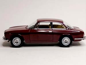 ALFA ROMEO 2000 GTV -1973 NOREV 1:18 — фото 5