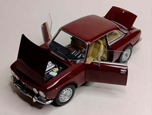 ALFA ROMEO 2000 GTV -1973 NOREV 1:18 — фото 6