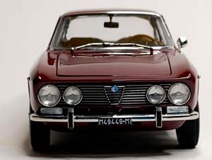 ALFA ROMEO 2000 GTV -1973 NOREV 1:18 — фото 8