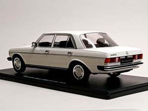 MERCEDES 230E (W123) 1975 WHITE KK SCALE 1:18 — фото 3