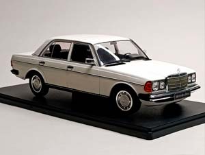 MERCEDES 230E (W123) 1975 WHITE KK SCALE 1:18 — фото 7