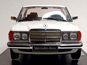MERCEDES 230E (W123) 1975 WHITE KK SCALE 1:18 — фото 8