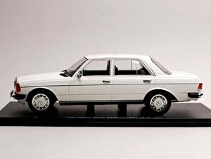 MERCEDES 230E (W123) 1975 WHITE KK SCALE 1:18 — фото 2