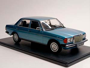 MERCEDES 230E (W123) 1975 BLUE KK SCALE 1:18 — фото 7