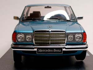 MERCEDES 230E (W123) 1975 BLUE KK SCALE 1:18 — фото 8