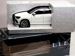 MERCEDES GLE COUPE WHITE 1:18 ДИЛЕРСКИЙ — фото 10