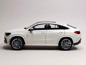 MERCEDES GLE COUPE WHITE 1:18 ДИЛЕРСКИЙ — фото 3
