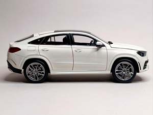 MERCEDES GLE COUPE WHITE 1:18 ДИЛЕРСКИЙ — фото 8