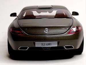 MERCEDES SLS 63 AMG 1:18 MAGNO GREY — фото 3