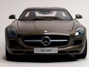 MERCEDES SLS 63 AMG 1:18 MAGNO GREY — фото 4