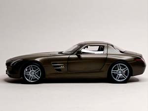 MERCEDES SLS 63 AMG 1:18 MAGNO GREY — фото 5
